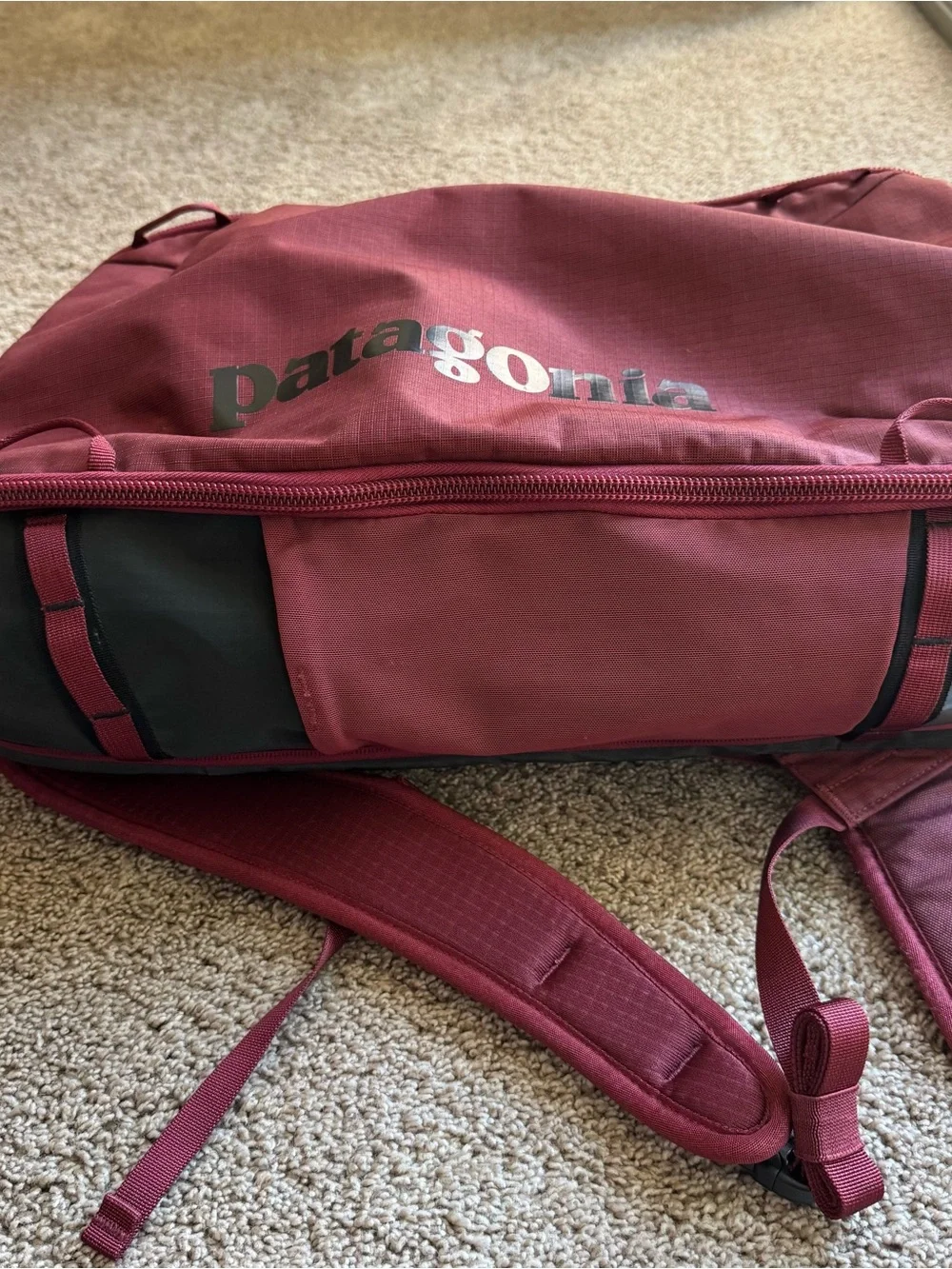 Patagonia Black Hole® Mini MLC® Pack 30L -Maroon discontinued color